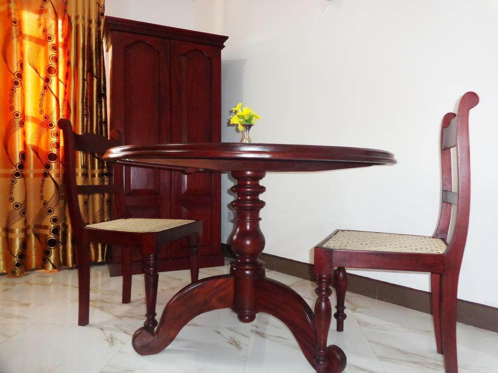 Hotel Italia Ambalangoda  Zimmer foto