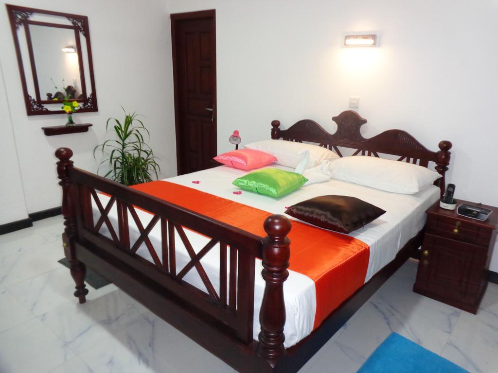 Hotel Italia Ambalangoda  Zimmer foto